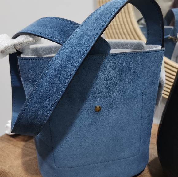 NWT COACH BUCKET 21 - Picture 3 of 8